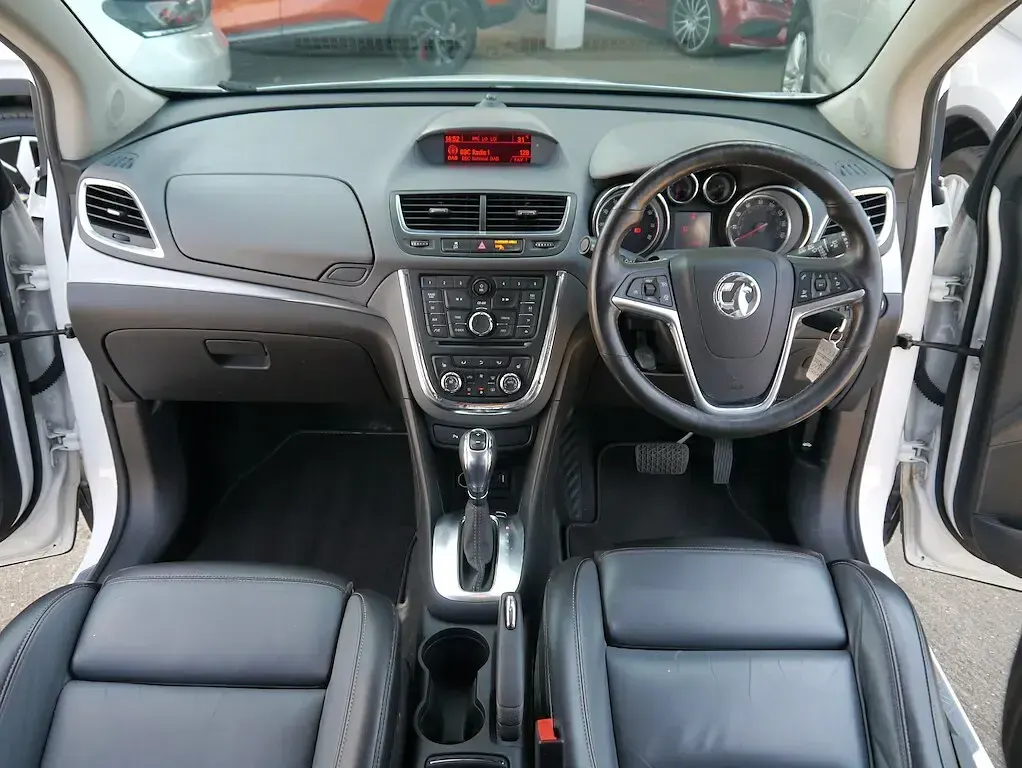 Used Vauxhall Mokka 152 HP (111 kW) 2016 White SUV