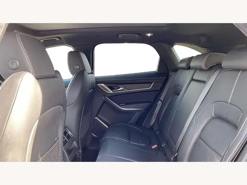 Usado Jaguar F-Pace R-Dynamic 204 HP (150 kW) 2023 Branco SUV