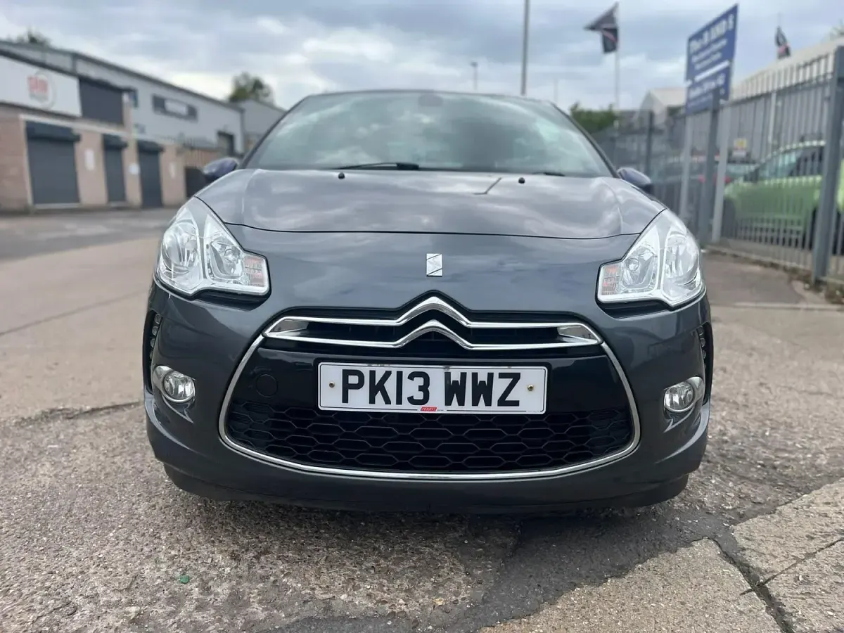 Usado Citroën DS3 2013 Cinzento Citadino