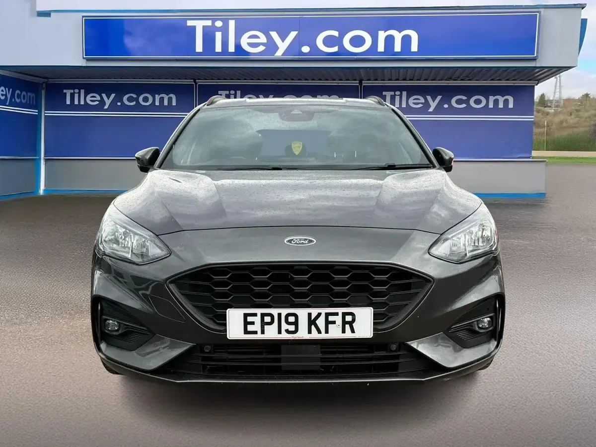 Used Ford Focus ST-Line X 182 HP (133 kW) 2019 Grey Estate