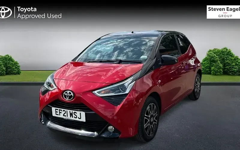 Used Toyota Aygo X-clusiv 72 HP (52 kW) 2021 Red Hatchback
