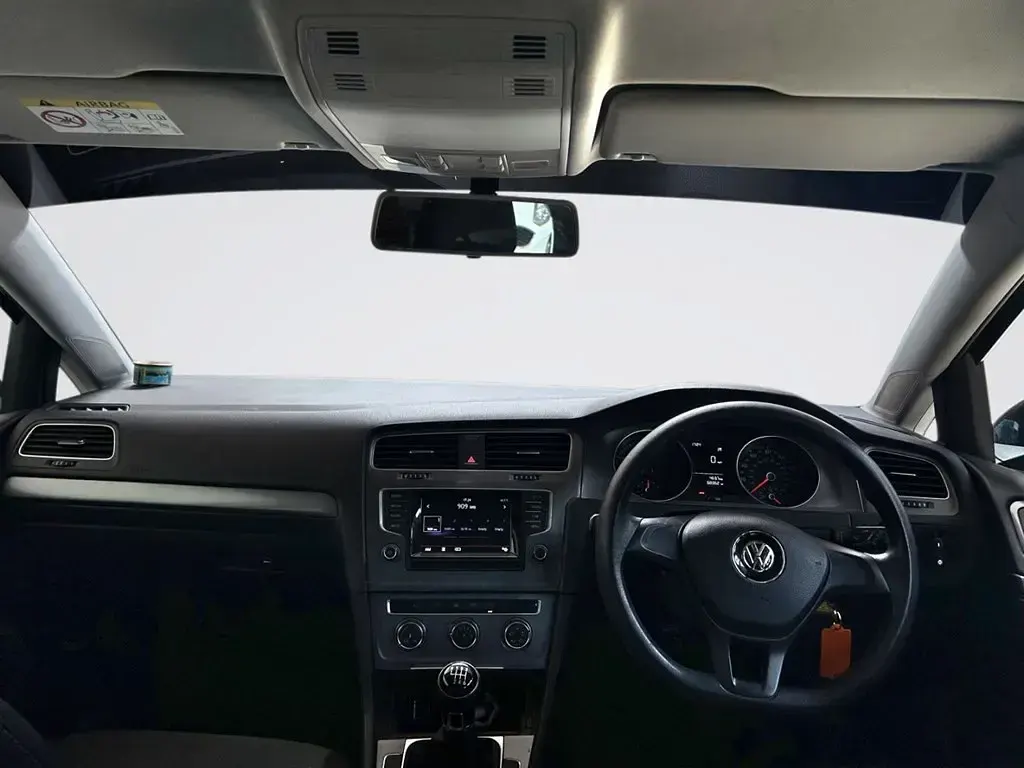 Begagnad VW Golf VII S 122 HK (89 kW) 2015 Svart Halvkombi