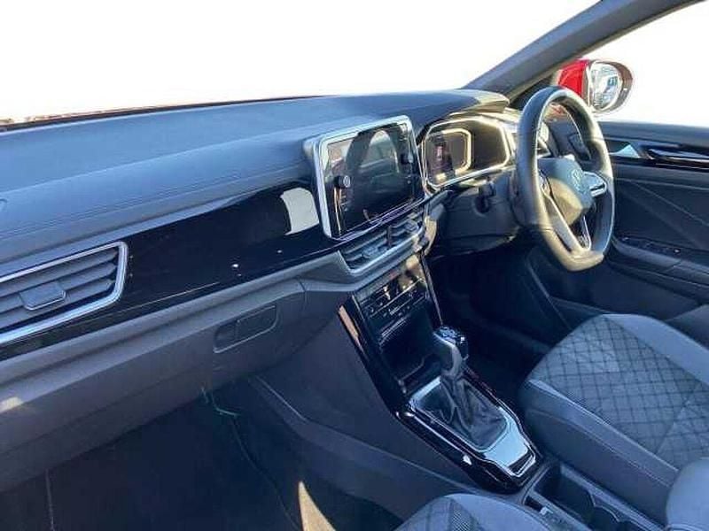Used VW T-Roc R-line 150 HP (110 kW) 2022 Red SUV