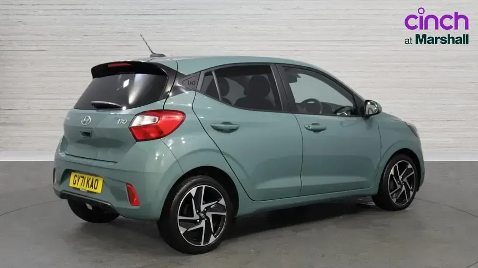 Used Hyundai i10 Premium 67 HP (49 kW) 2021 Green Hatchback