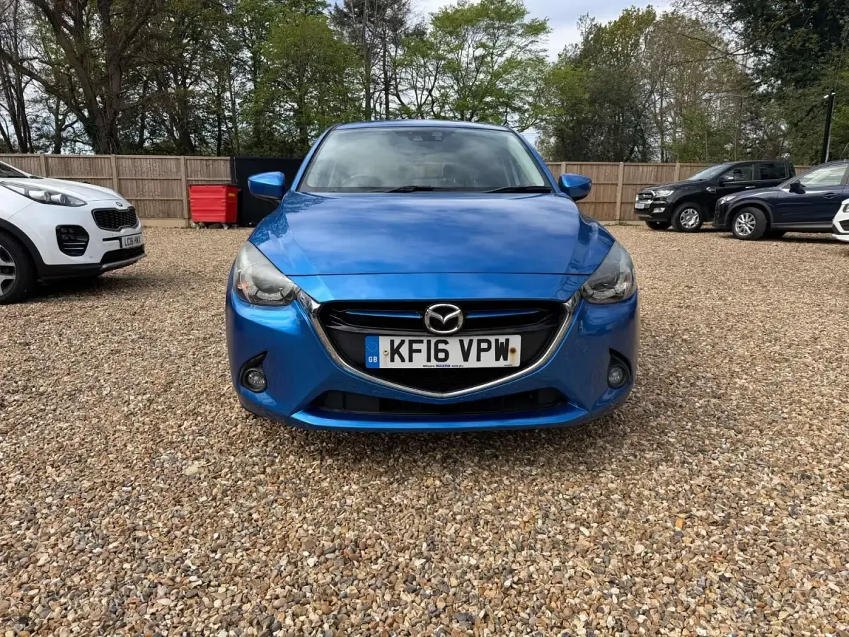 Begagnad Mazda 2 Inclusive 2016 Blå Halvkombi