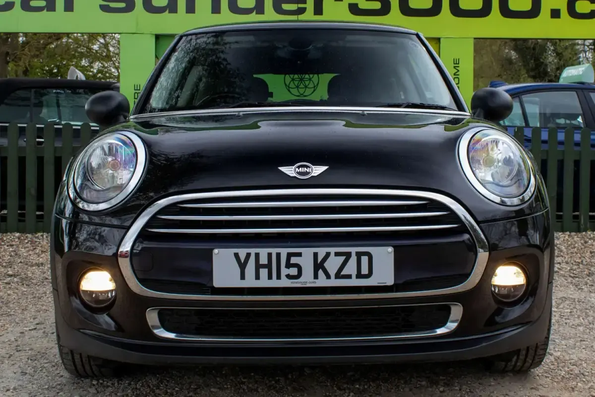 Usado Mini Cooper Hatch 136 HP (100 kW) 2015 Preto Citadino