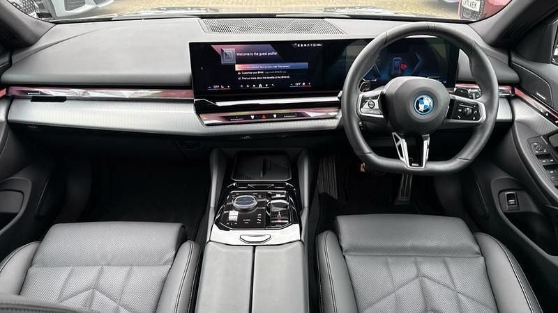 Used BMW 530e M Sport 295 HP (216 kW) 2025 Black Estate