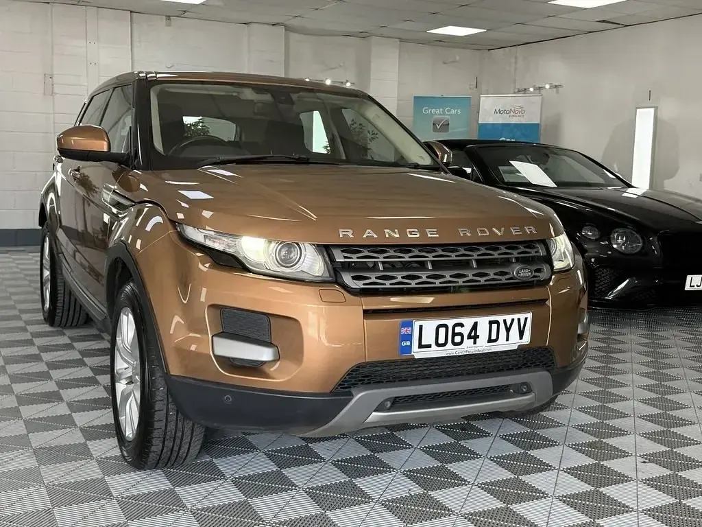 Begagnad Land Rover Range Rover evoque Pure 190 HK (139 kW) 2014 Brun SUV