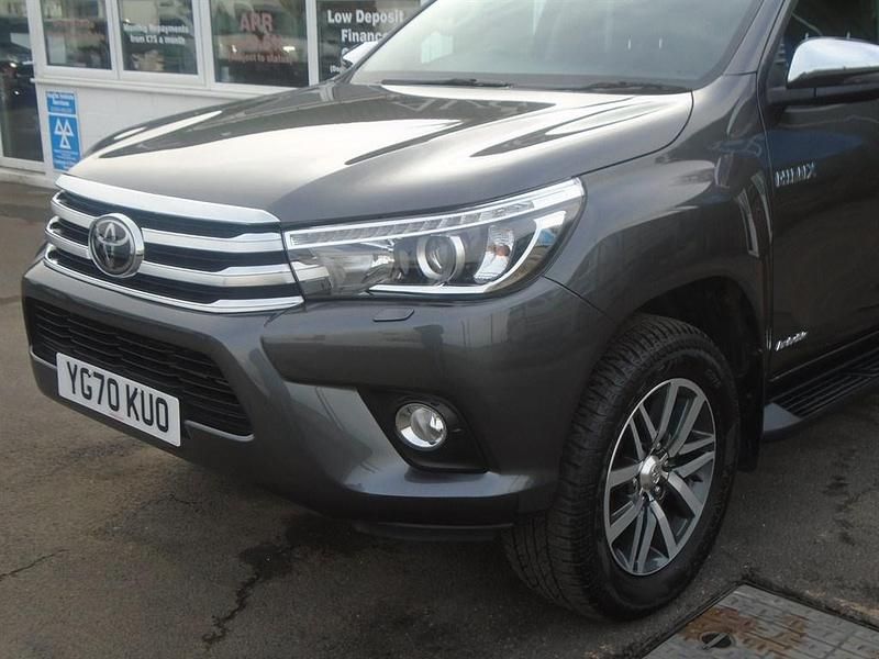 Used Toyota HiLux 150 HP (110 kW) 2020 Grey Pickup