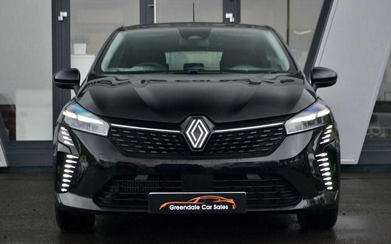Used Renault Clio V Evolution 90 HP (66 kW) 2025 Hatchback