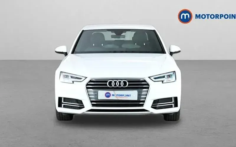 Used Audi A4 S-Line 150 HP (110 kW) 2018 White Sedan
