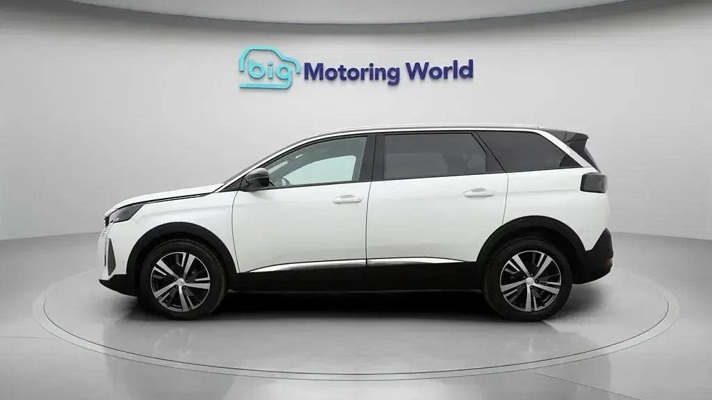 Second-hand Peugeot 5008 Allure+ 130 CP (95 kW) 2023 Alb SUV