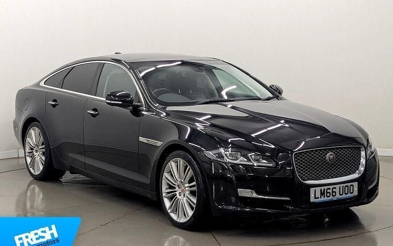 Used Jaguar XJ Premium Luxury 300 HP (220 kW) 2019 Sedan