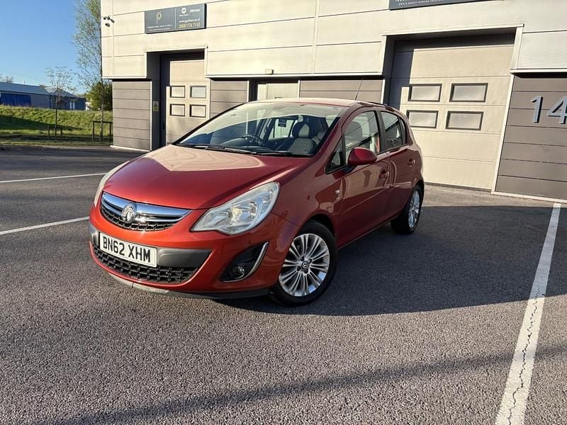 Second-hand Vauxhall Corsa 100 CP (73 kW) 2012 Portocaliu Hatchback