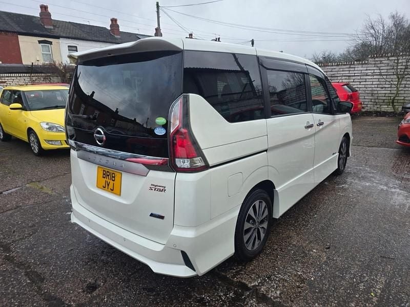 Used Nissan Serena 2018 White MPV