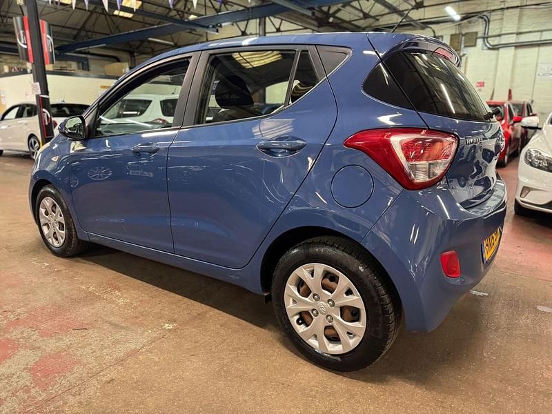 Used Hyundai i10 SE 87 HP (63 kW) 2015 Blue Hatchback