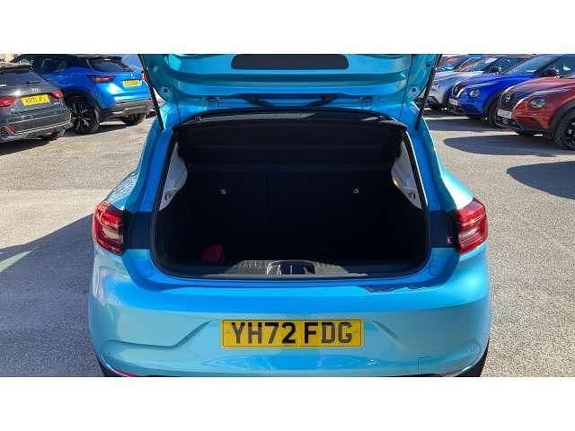 Used Renault Clio V Iconic 140 HP (102 kW) 2022 Blue  Hatchback