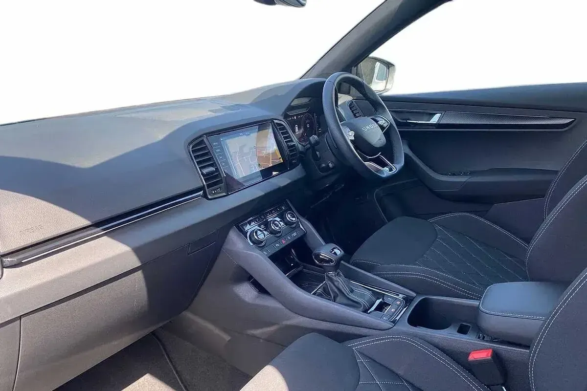 Used Skoda Karoq SportLine 150 HP (110 kW) 2025 Brilliant silver metallic SUV