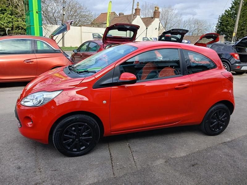 Used Ford Ka 69 HP (50 kW) 2015 Red Hatchback