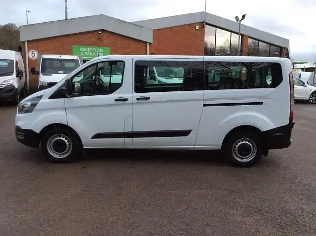 Used Ford Transit Custom 130 HP (95 kW) 2022 White Estate