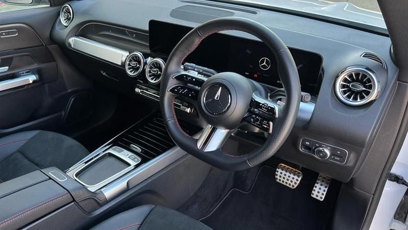 Used Mercedes GLB200 Executive 163 HP (119 kW) 2025 Polar white SUV