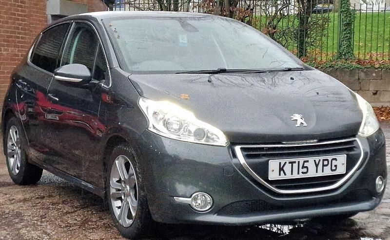Grey Used 2015 Peugeot 208 Allure Hatchback | £3,595 (Good price) - Image 1/4