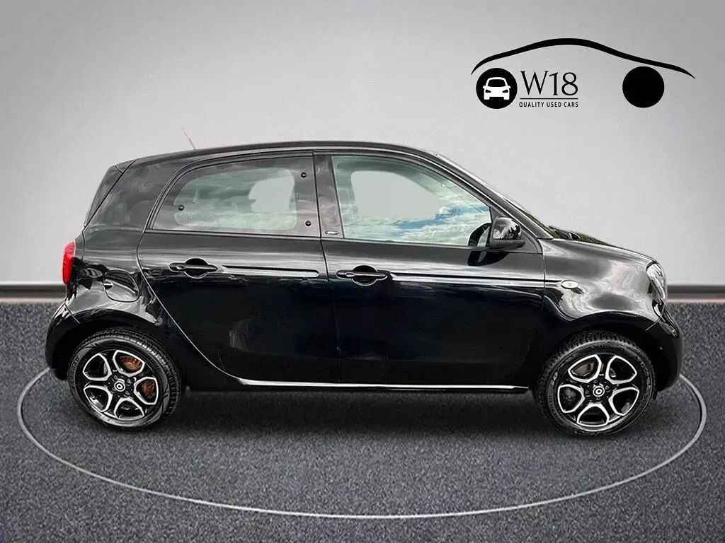 Used Smart ForFour Premium 71 HP (52 kW) 2017 Black Hatchback