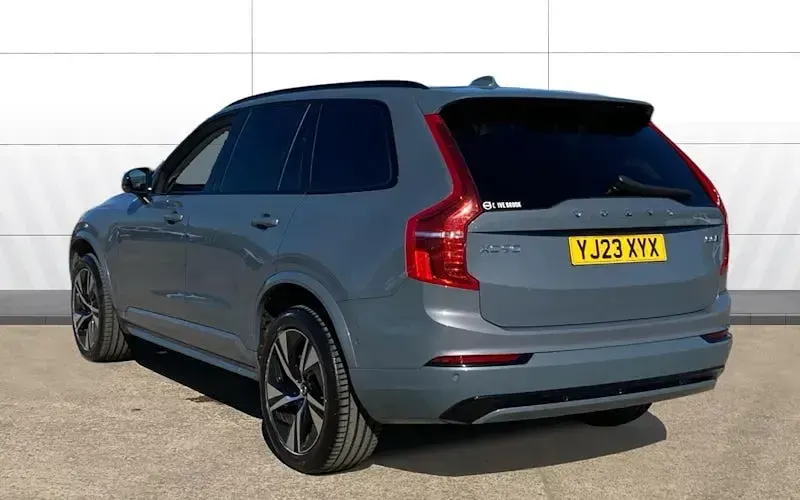 Begagnad Volvo XC90 Plus 235 HK (172 kW) 2023 Grå SUV