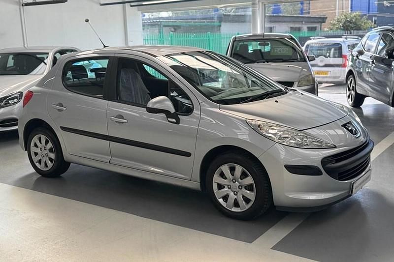 Silver Used 2006 Peugeot 207 S Hatchback | £2,490 (A bit pricey) - Image 1/1