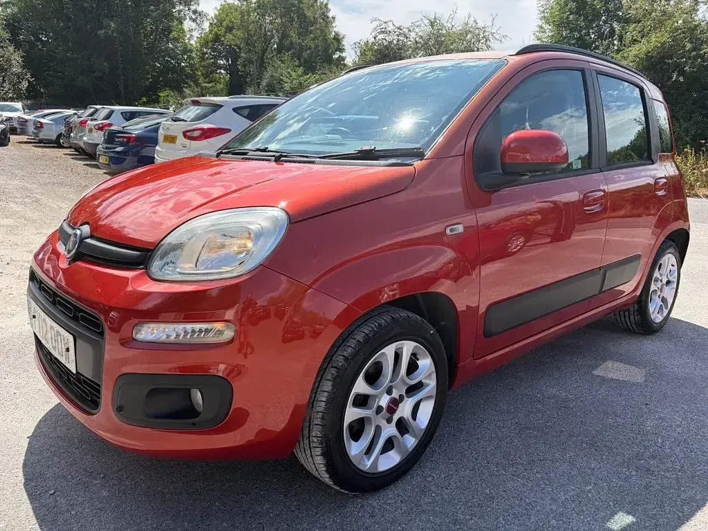 Used Fiat Panda Lounge 85 HP (62 kW) 2012 Red Hatchback