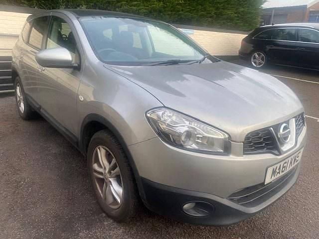 Silver Used 2011 Nissan Qashqai +2 Acenta SUV | £3,495 (Fair price) - Image 1/1