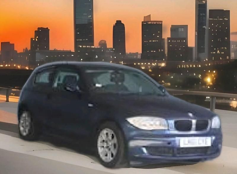 Blue Used 2011 BMW 118 Hatchback | £1,490 (Super price) - Image 1/2