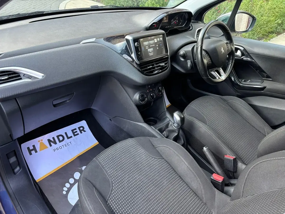 Käytetty Peugeot 208 Allure 2015 Sininen Viistoperä
