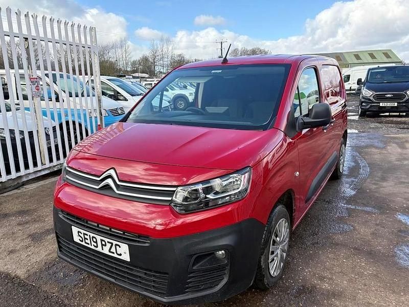 Used Citroën Berlingo 75 HP (55 kW) 2019 Red MPV