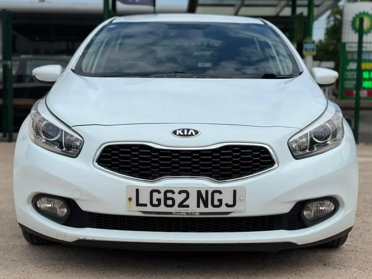 Używany Kia Ceed 2012 Biały Hatchback