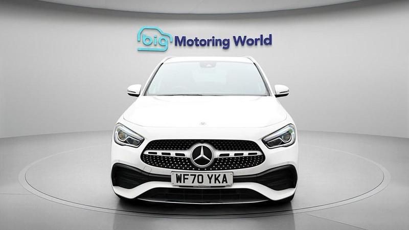Used Mercedes GLA200 Executive 150 HP (110 kW) 2020 White SUV
