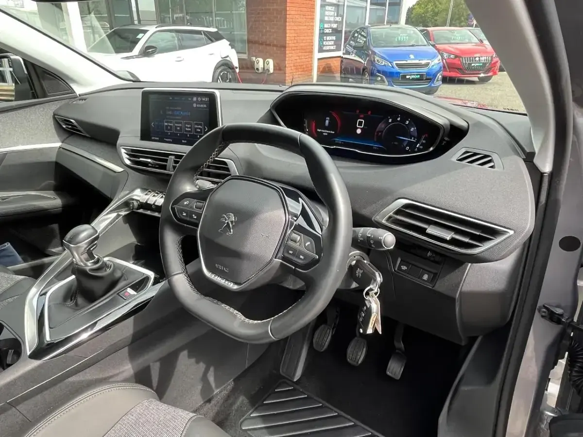 Used Peugeot 3008 Allure 129 HP (94 kW) 2020 Grey SUV