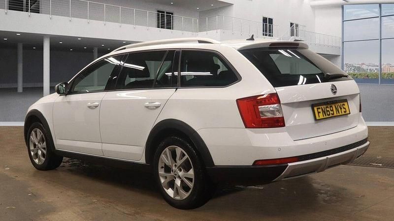 Used Skoda Octavia 150 HP (110 kW) 2019 White Estate