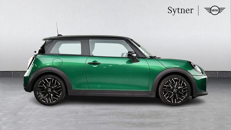 Used Mini Cooper Hatch 154 HP (113 kW) 2024 Green Hatchback