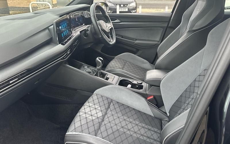 Used VW Golf VIII R-line 150 HP (110 kW) 2024 Hatchback