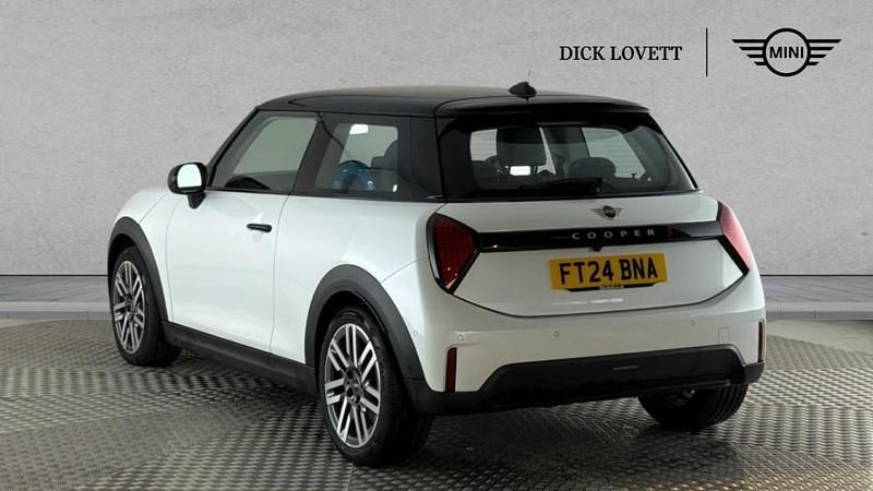Used Mini Cooper S Hatch 201 HP (147 kW) 2024 White Hatchback