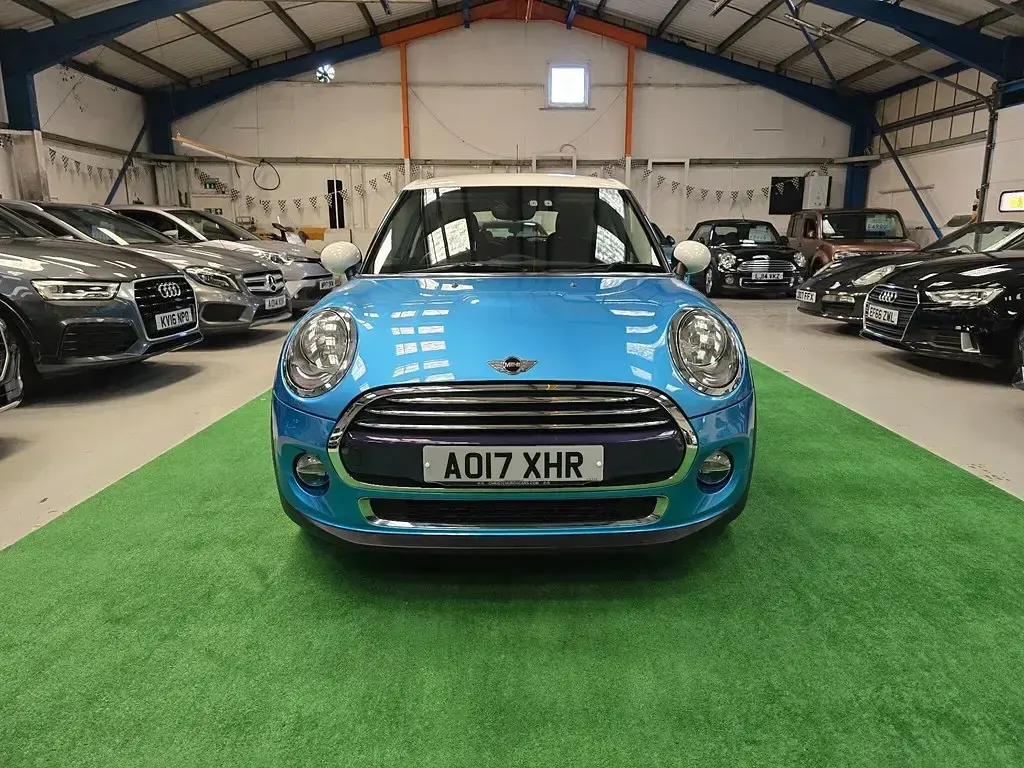 Usado Mini Cooper Hatch 2017 Azul Utilitario