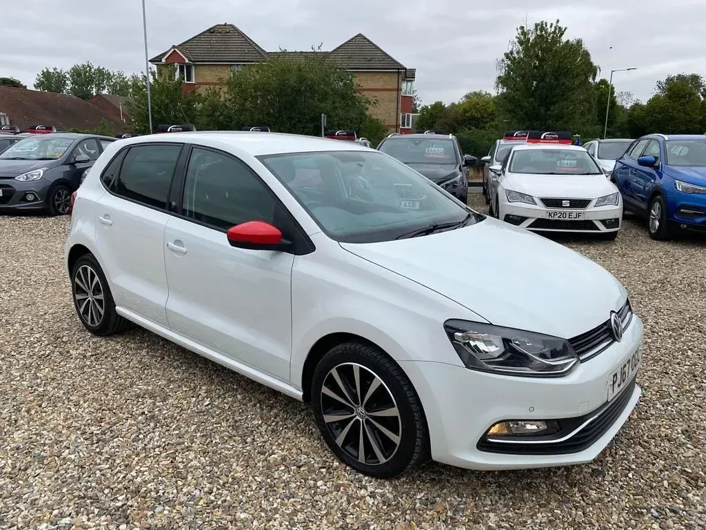 Used VW Polo Beats 60 HP (44 kW) 2017 White Hatchback