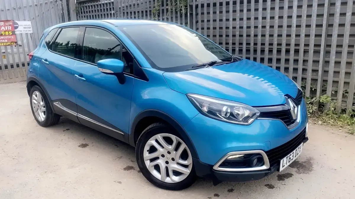 Used Renault Captur Dynamique 90 HP (66 kW) 2013 Blue SUV