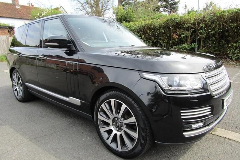 Used Land Rover Range Rover SE 258 HP (189 kW) 2018 Santorini black SUV