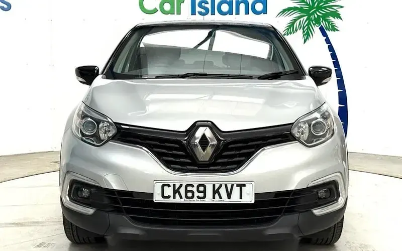 Used Renault Captur Iconic 131 HP (96 kW) 2019 Silver/black SUV
