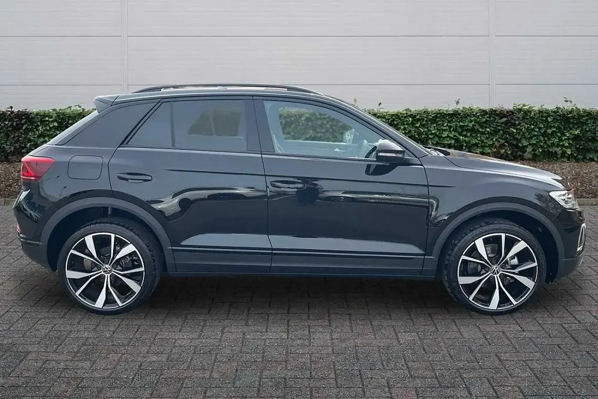 New VW T-Roc Design 2026 Black SUV