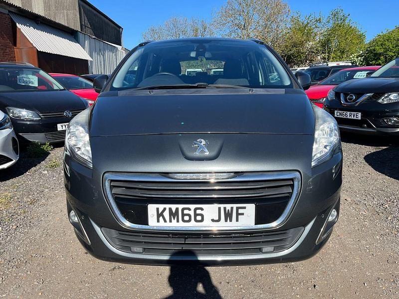 Second-hand Peugeot 5008 Active 120 CP (88 kW) 2016 Gri Monovolum