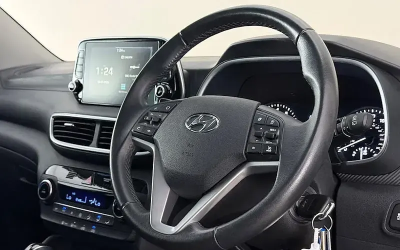 Used Hyundai Tucson SE 177 HP (130 kW) 2019 Silver SUV