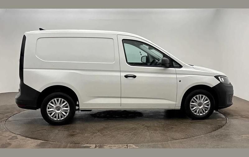 Used VW Caddy 101 HP (74 kW) 2022 White MPV